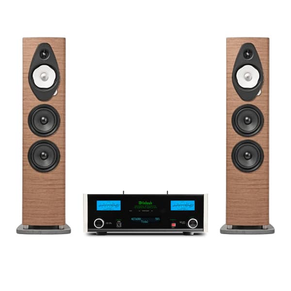McIntosh MSA5500 amplifier between two front-facing Sonus faber Sonetto V G2 speakers in Walnut